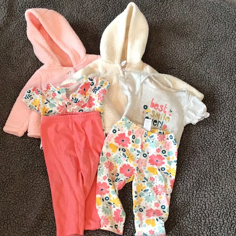 Bundle of two interchangeable sets and two hoodies